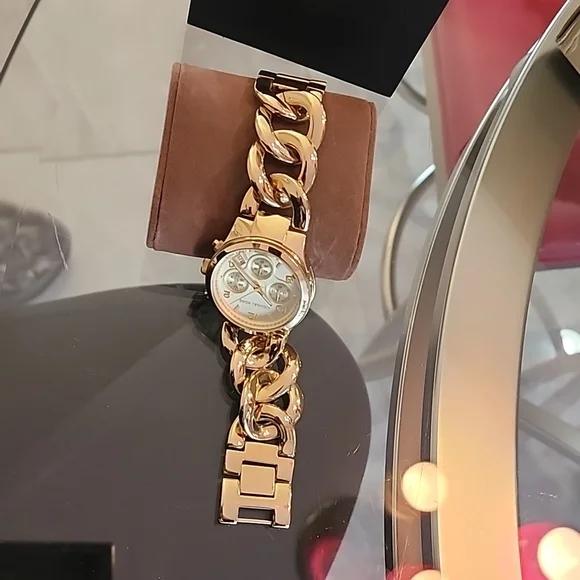 MICHAEL Michael Kors | Jewelry | Watch And Box Gold And Worn  display picture 3